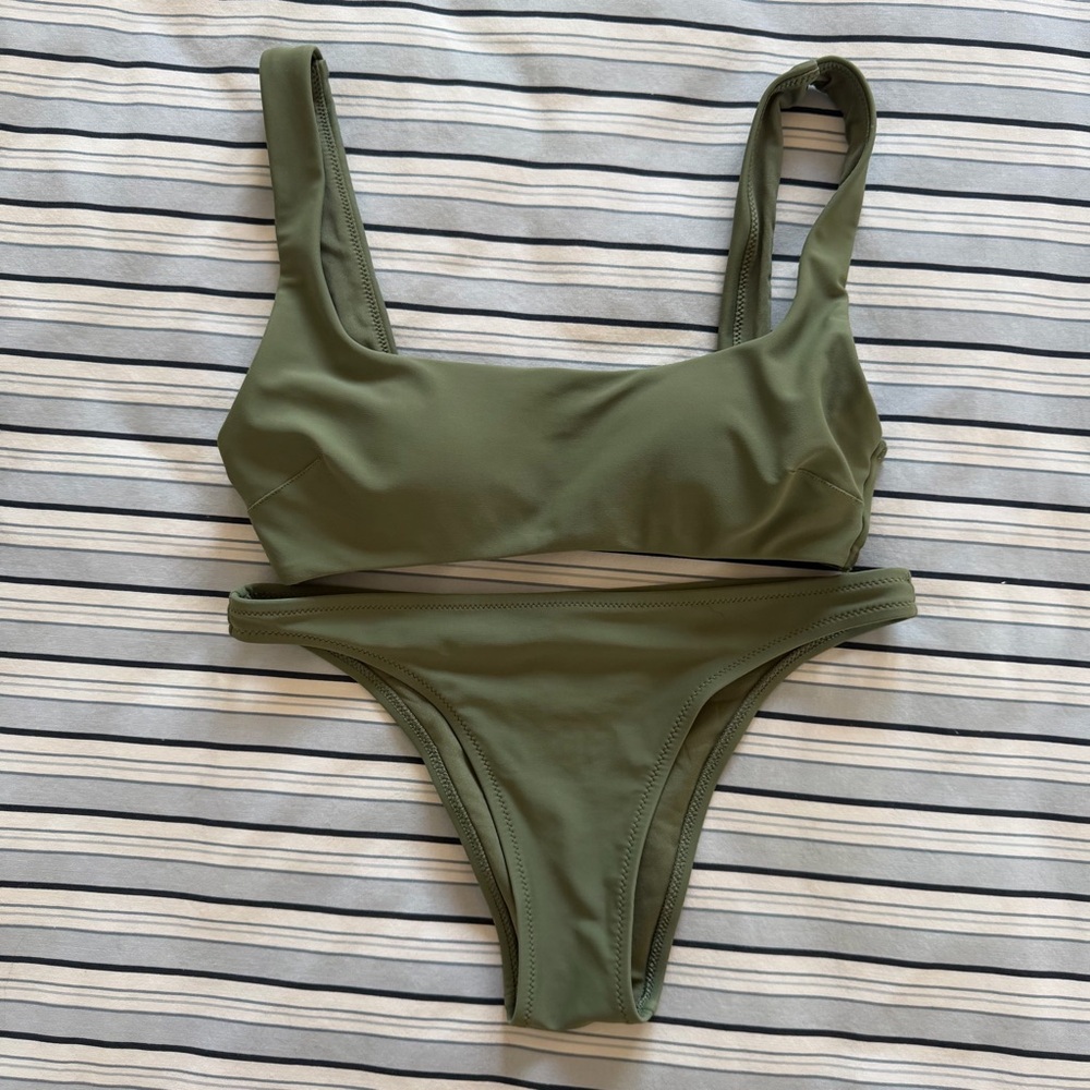 NWOT Aerie swim scoop top (XS) and cheeky bottom (xxs) bikini
